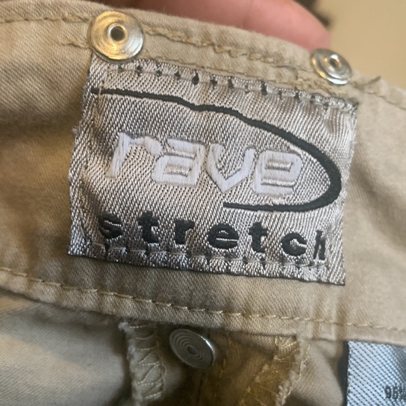 Rave stretch capris - Picture 9 of 9